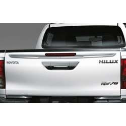 คิ้วท้าย โครเมี่ยม ใต้ไฟเบรคดวงที่ 3 ท้ายกระบะ toyota hilux revo ของแท้